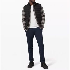 Lululemon Commission Classic-Fit Pant 35" 
Warpstreme